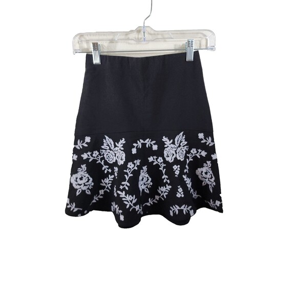 Nwt Divided H&M Womens Size 2 Black Embroidered Floral A-Line Mini Skirt - Picture 1 of 6